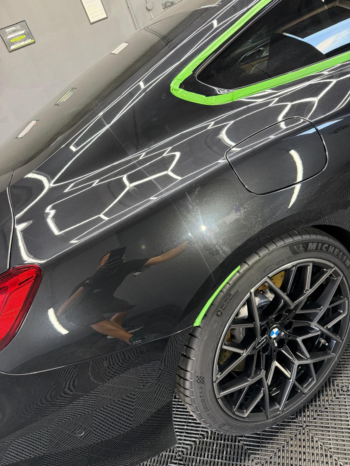 BMW M8 Competition — detaliu lucrare 6