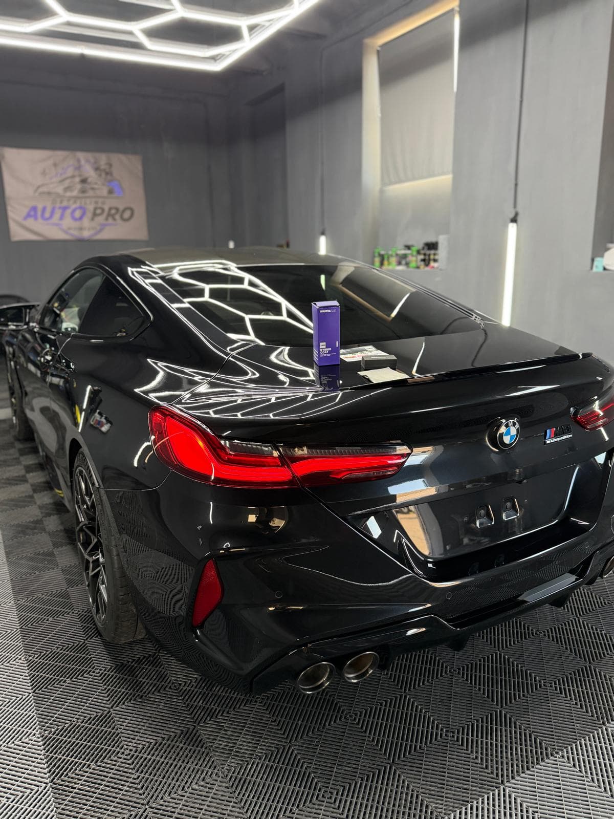 BMW M8 Competition — detaliu lucrare 9