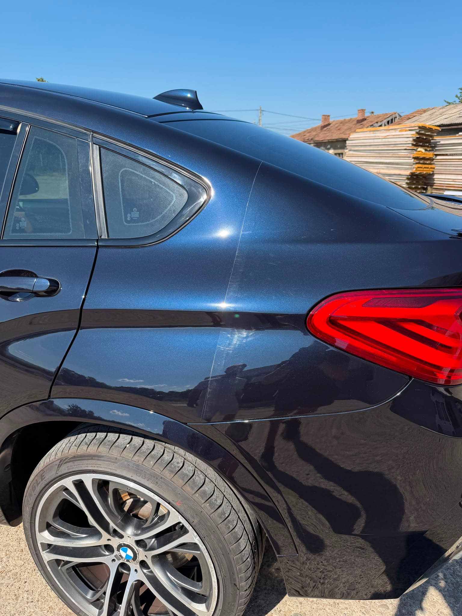 BMW X4 — detaliu lucrare 3