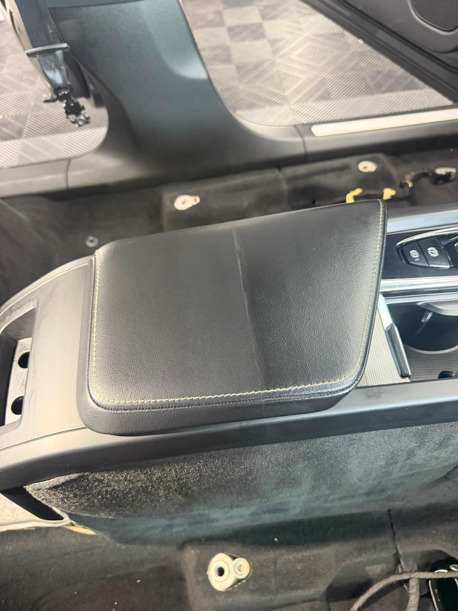 Volvo XC60 — detaliu lucrare 10